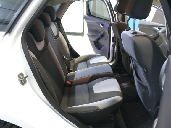 Ford Focus Titanium, 1.6 л, МТ, 2013 фото 2