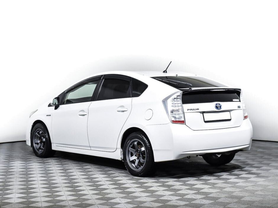 Toyota Prius, 1.8 л, АТ, 2010 фото 6