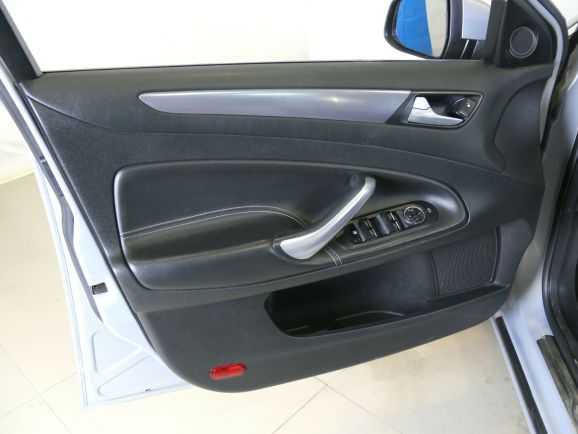 Ford Mondeo Titanium, 2.0 л, Робот, 2013 фото 2