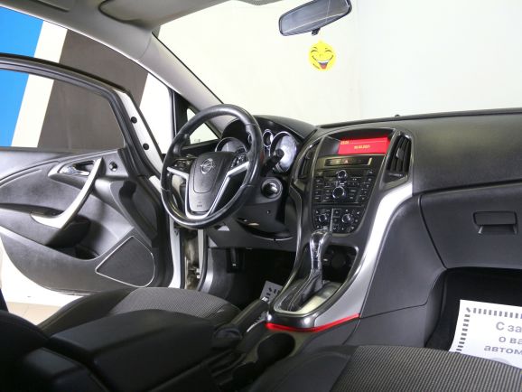 Opel Astra Cosmo, 1.4 л, АТ, 2011 фото 7