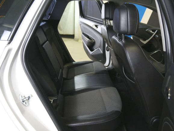 Opel Astra Cosmo, 1.4 л, АТ, 2011 фото 1
