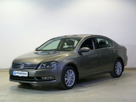 Volkswagen Passat Highline, 1.8 л, Робот, 2012 фото 3