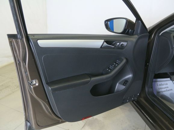 Volkswagen Jetta, 1.6 л, АТ, 2013 фото 2