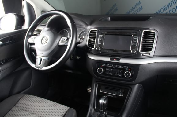 Volkswagen Sharan, 2.0 л, Робот, 2015 фото 12