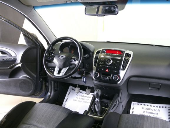 Kia Ceed Luxe, 1.6 л, МТ, 2011 фото 1