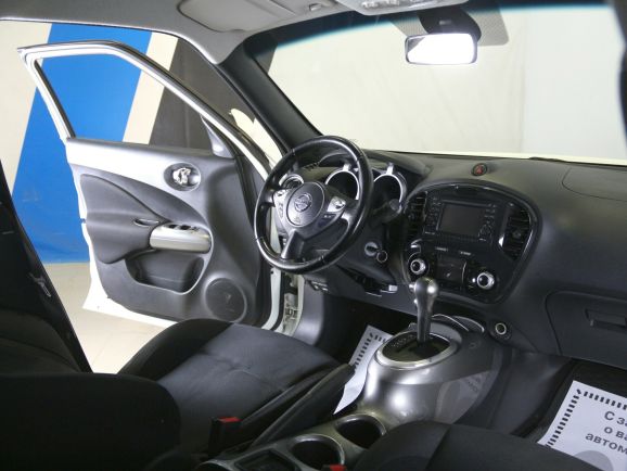 Nissan Juke, 1.6 л, Вариатор, 2012 фото 2