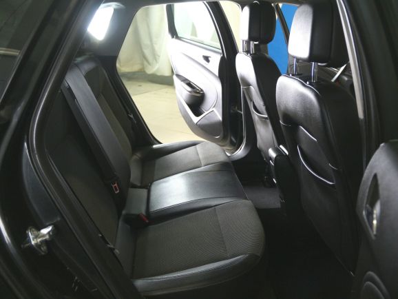 Opel Astra, 1.4 л, АТ, 2011 фото 1