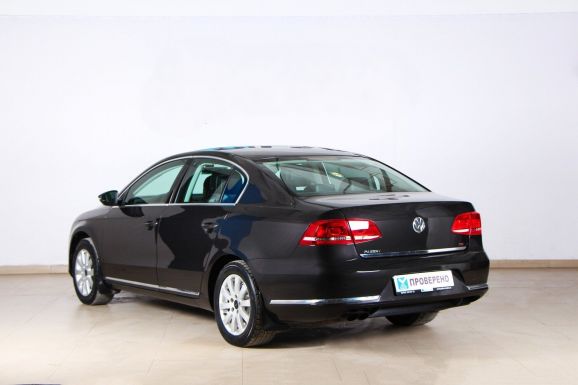 Volkswagen Passat, 1.8 л, Робот, 2012 фото 6