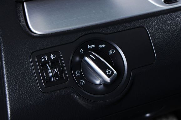 Volkswagen Passat, 1.8 л, Робот, 2012 фото 11