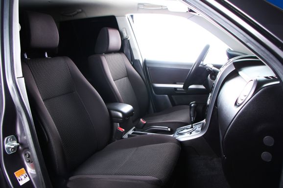 Suzuki Grand Vitara, 2.0 л, АТ, 2012 фото 2