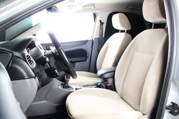 Ford Focus, 1.8 л, МТ, 2010 фото 8
