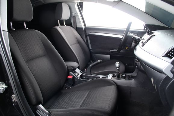 Mitsubishi Lancer, 1.8 л, МТ, 2013 фото 2