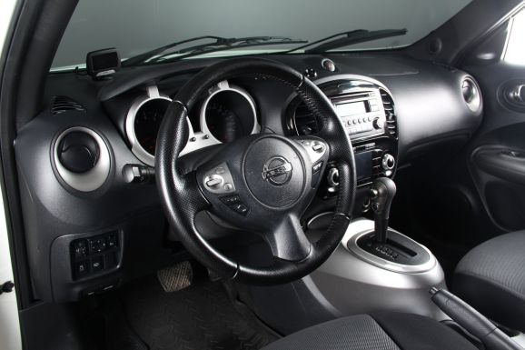 Nissan Juke, 1.6 л, Вариатор, 2012 фото 9