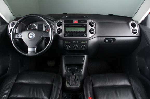 Volkswagen Tiguan, 2.0 л, АТ, 2009 фото 11