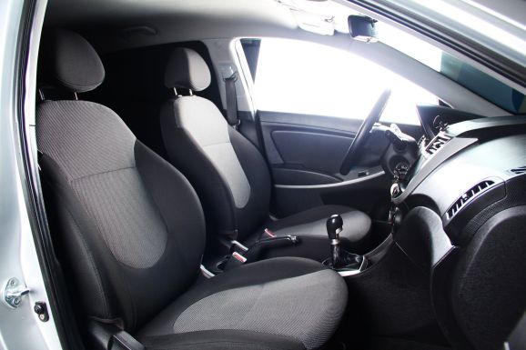 Hyundai Solaris, 1.6 л, МТ, 2014 фото 2