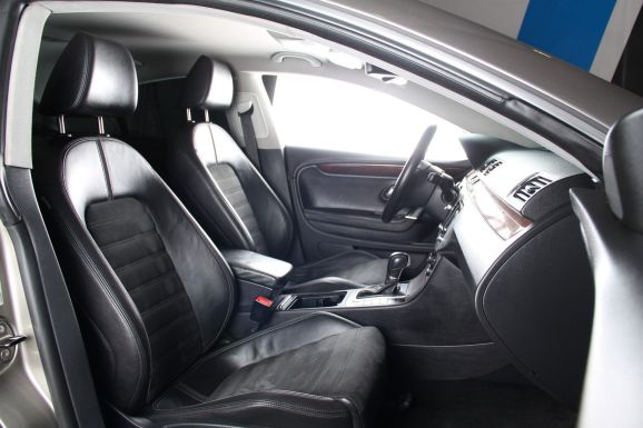 Volkswagen Passat CC, 1.8 л, Робот, 2011 фото 2