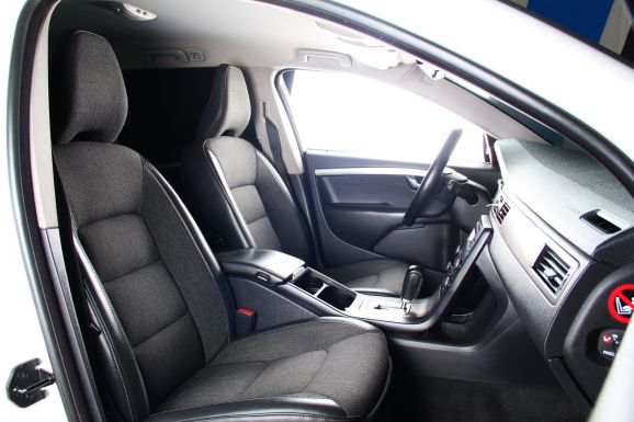 Volvo XC70, 2.0 л, АТ, 2011 фото 1