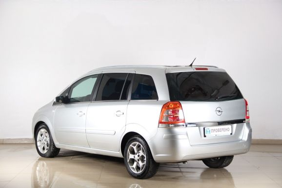 Opel Zafira, 1.8 л, Робот, 2011 фото 5