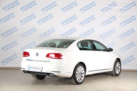 Volkswagen Passat, 1.8 л, Робот, 2013 фото 4