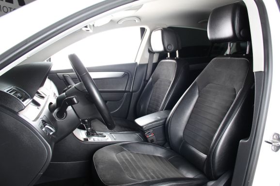 Volkswagen Passat, 1.8 л, Робот, 2013 фото 8