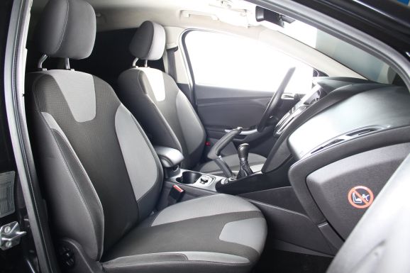 Ford Focus Titanium, 1.6 л, МТ, 2013 фото 2