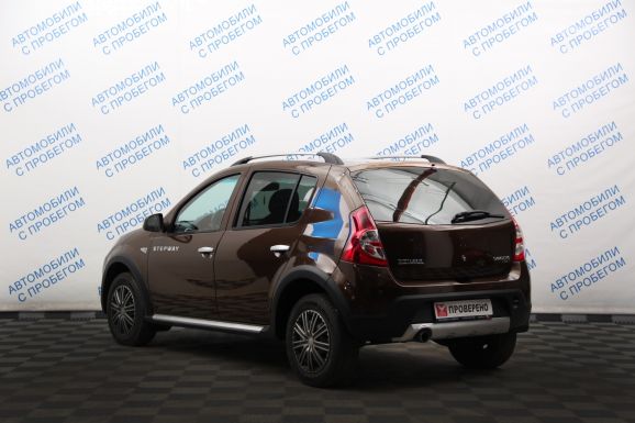 Renault Sandero Stepway, 1.6 л, АТ, 2013 фото 6