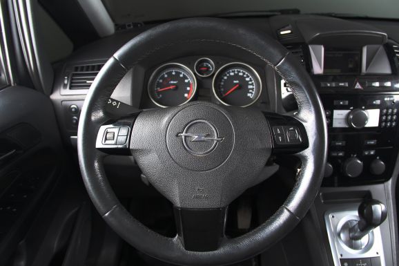 Opel Zafira, 1.8 л, Робот, 2010 фото 11