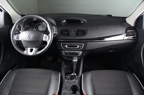 Renault Fluence, 1.6 л, Вариатор, 2015 фото 10