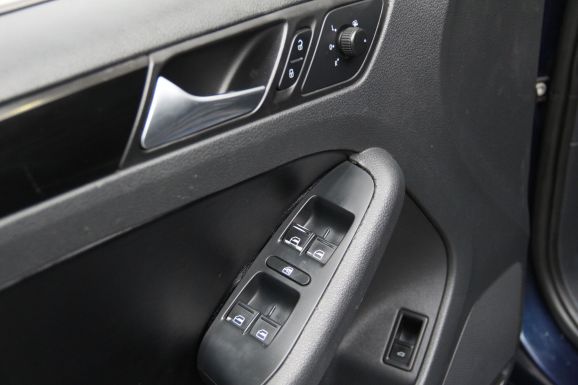 Volkswagen Jetta Highline, 1.6 л, АТ, 2012 фото 11