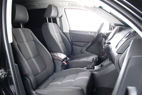 Volkswagen Tiguan, 2.0 л, АТ, 2009 фото 2