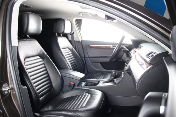 Volkswagen Passat, 1.8 л, Робот, 2014 фото 2