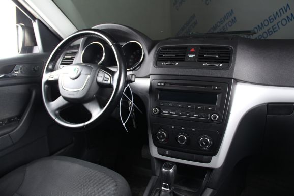 Skoda Yeti, 1.2 л, Робот, 2013 фото 12