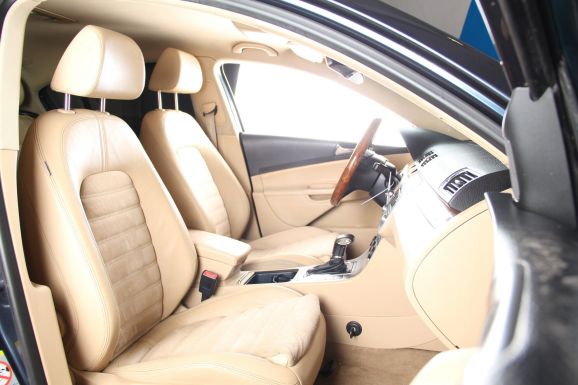 Volkswagen Passat, 2.0 л, Робот, 2008 фото 2