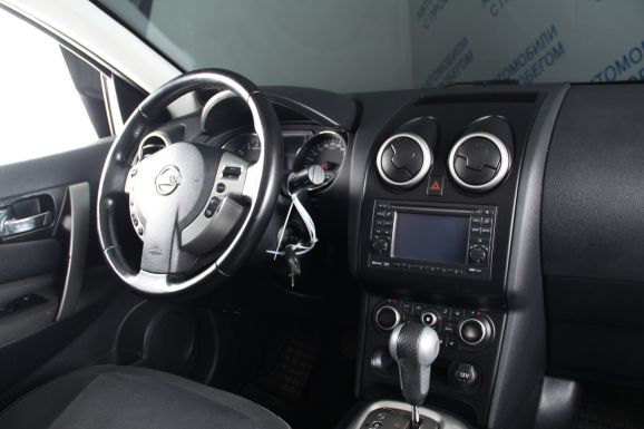 Nissan Qashqai, 2.0 л, Вариатор, 2011 фото 12