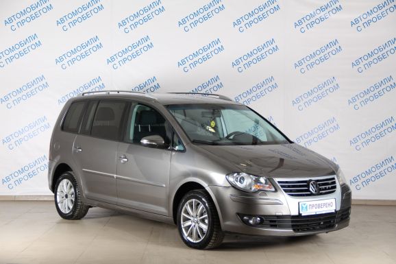 Volkswagen Touran, 2.0 л, Робот, 2010 фото 5