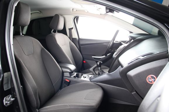 Ford Focus, 1.6 л, МТ, 2013 фото 2