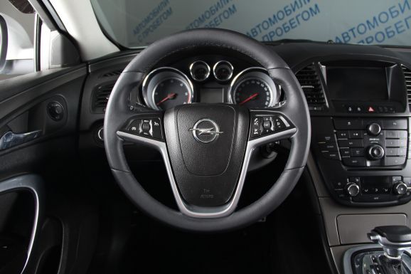 Opel Insignia, 2.0 л, АТ, 2010 фото 8