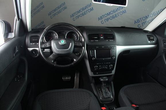 Skoda Yeti, 1.2 л, Робот, 2012 фото 10
