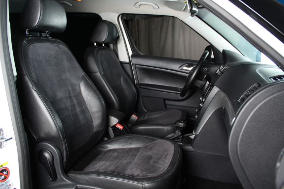 Skoda Yeti, 1.8 л, Робот, 2013 фото 2