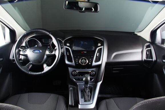 Ford Focus Titanium, 2.0 л, Робот, 2015 фото 9
