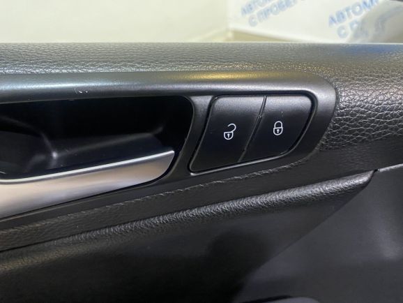 Volkswagen Passat Highline, 1.8 л, Робот, 2009 фото 9