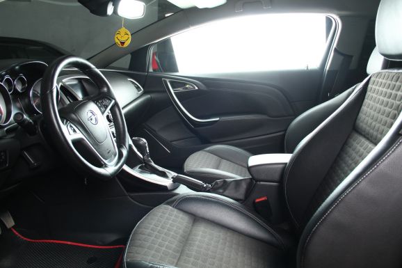 Opel Astra Sport, 1.4 л, АТ, 2012 фото 2