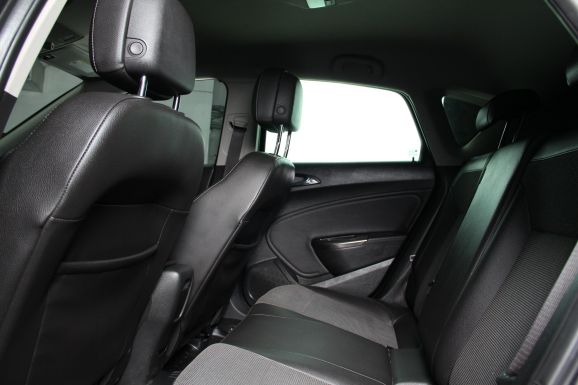 Opel Astra Cosmo, 1.4 л, АТ, 2012 фото 1
