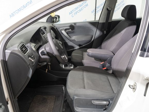 Volkswagen Polo Comfortline, 1.6 л, АТ, 2012 фото 2
