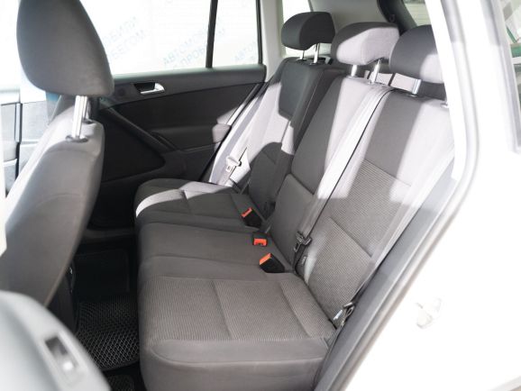 Volkswagen Tiguan Avenue, 2.0 л, АТ, 2015 фото 1