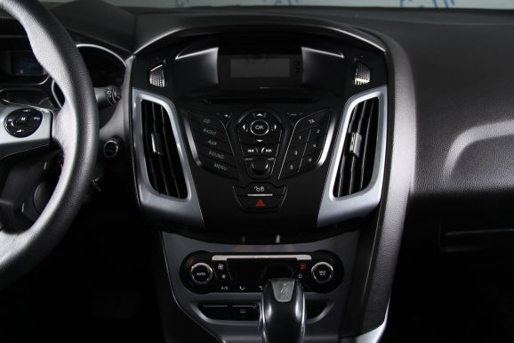 Ford Focus Titanium, 1.6 л, Робот, 2013 фото 8