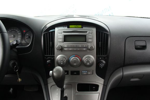 Hyundai Grand Starex, 2.5 л, АТ, 2009 фото 10