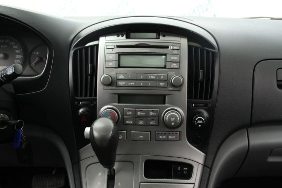 Hyundai Grand Starex, 2.5 л, АТ, 2009 фото 11