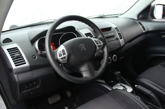 Peugeot 4007 Allure, 2.4 л, Вариатор, 2011 фото 9