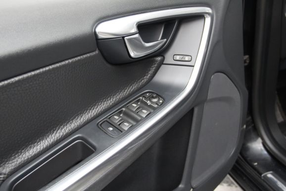 Volvo S60, 2.0 л, АТ, 2012 фото 12